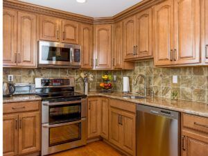 wood kitchen cabinetry